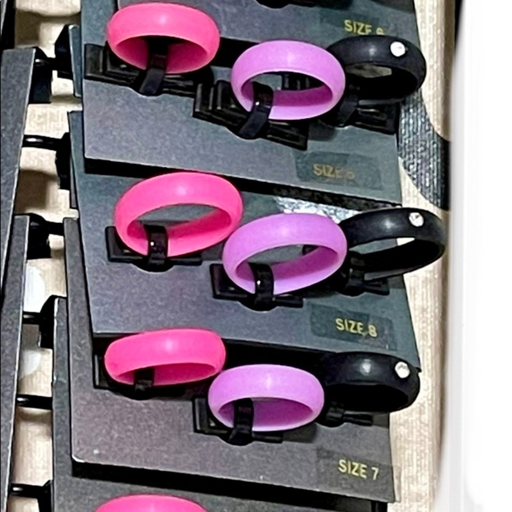 NWT Silicon ring - set of three Box 5